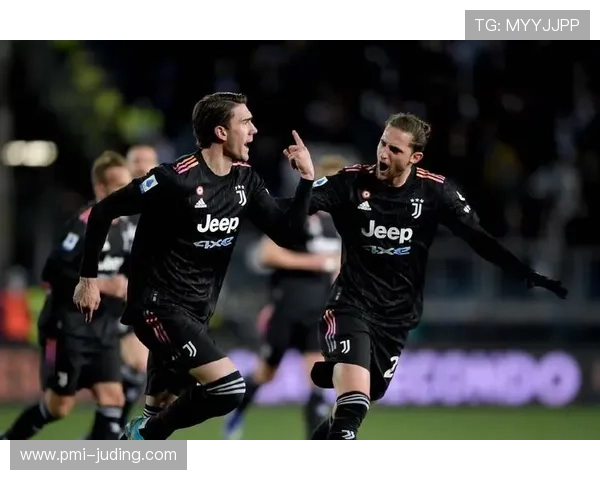 弗拉霍维奇 vs 凯恩：传统中锋与全能前锋对比分析